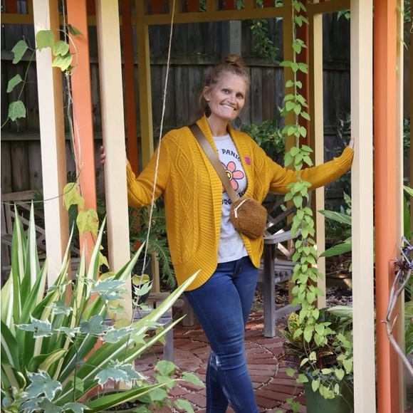 Meet your Posher, Kelly - Picture 2 of 11